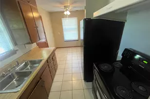 2421 S Tyler St, Dallas, TX 75224 - Photo 9