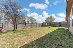 1313 Meadowlakes Dr, Azle, TX 76020 - Photo 25