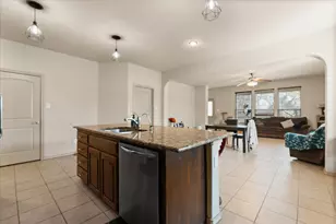 1313 Meadowlakes Dr, Azle, TX 76020 - Photo 9