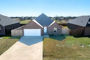 1020 Springview Ln, Mabank, TX 75147 - Photo 1