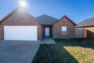 1020 Springview Ln, Mabank, TX 75147 - Photo 5