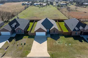 1020 Springview Ln, Mabank, TX 75147 - Photo 7