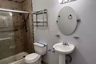 1020 Vera Ct, Irving, TX 75060 - Photo 13