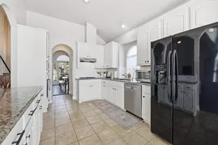 1217 Black Hawk Dr, Fort Worth, TX 76052 - Photo 9