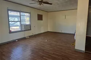 1304/1306 West End Ave, Clarksville, TX 75426 - Photo 3