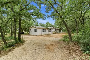 2109 Timber Top Trail, Joshua, TX 76058 - Photo 3