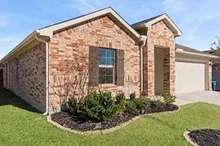 1377 Dillard Creek Dr, Justin, TX 76247 - Photo 3