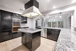 509 N Durango Cir, Irving, TX 75062 - Photo 13