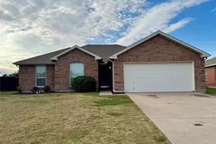 204 S Chestnut St, Forney, TX 75126 - Photo 1