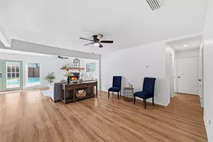 1223 Venus St, Cedar Hill, TX 75104 - Photo 5