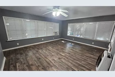 2620 N Elm Street, Denton, TX 76201 - Photo 15