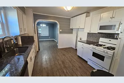 2620 N Elm Street, Denton, TX 76201 - Photo 9