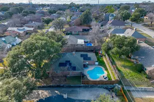 1906 Ola Ln, Grand Prairie, TX 75050 - Photo 3