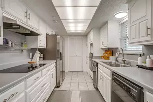 1906 Ola Ln, Grand Prairie, TX 75050 - Photo 11