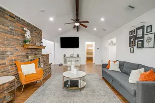 1906 Ola Ln, Grand Prairie, TX 75050 - Photo 5