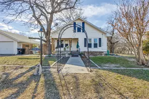 435 Elm St, Palo Pinto, TX 76484 - Photo 1