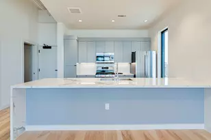 1023 Lipscomb St, Fort Worth, TX 76104 - Photo 9