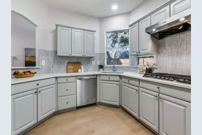 14624 Dickenson Court, Addison, TX 75001 - Photo 9