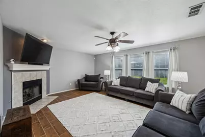 9121 Liberty Crossing Drive, Fort Worth, TX 76131 - Photo 7