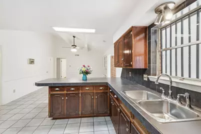 1809 Toplea Drive, Euless, TX 76040 - Photo 9