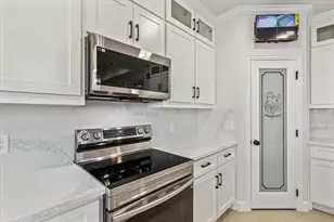 5627 Barkridge Dr, Granbury, TX 76048 - Photo 13