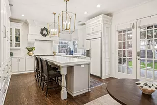 9809 Church Cir, Dallas, TX 75238 - Photo 11