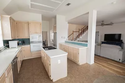 1212 Ashbrook Drive, Grand Prairie, TX 75052 - Photo 5