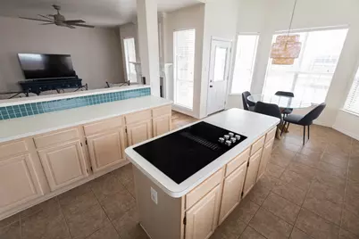 1212 Ashbrook Drive, Grand Prairie, TX 75052 - Photo 7