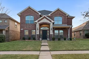 305 Village Dr, Red Oak, TX 75154 - Photo 17