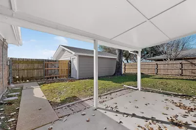 2134 Wellington Drive, Grand Prairie, TX 75051 - Photo 33
