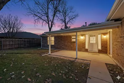 2134 Wellington Drive, Grand Prairie, TX 75051 - Photo 39