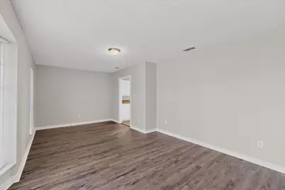 2134 Wellington Drive, Grand Prairie, TX 75051 - Photo 13