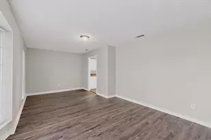 2134 Wellington Dr, Grand Prairie, TX 75051 - Photo 13