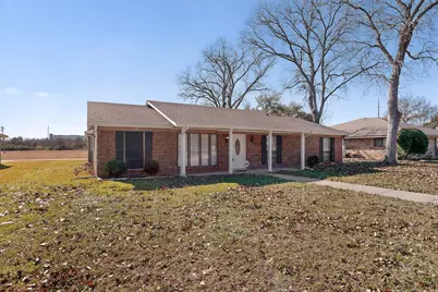 2134 Wellington Drive, Grand Prairie, TX 75051 - Photo 3