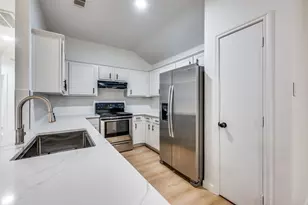 3023 San Martin Dr, Arlington, TX 76010 - Photo 9