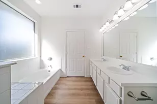 908 W Wintergreen Rd, Lancaster, TX 75134 - Photo 21