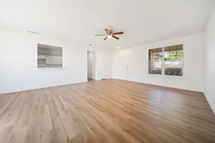 908 W Wintergreen Rd, Lancaster, TX 75134 - Photo 9