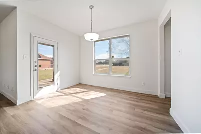 908 W Wintergreen Road, Lancaster, TX 75134 - Photo 11