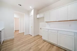 908 W Wintergreen Rd, Lancaster, TX 75134 - Photo 17