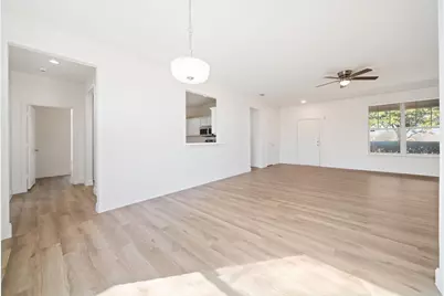 908 W Wintergreen Road, Lancaster, TX 75134 - Photo 7