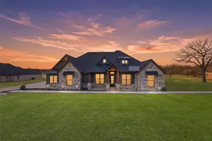 195 RIO RANCHO Dr, Decatur, TX 76234 - Photo 1