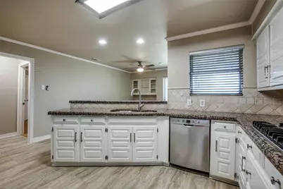 2700 Quail Ridge Drive, Carrollton, TX 75006 - Photo 9