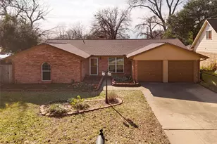 1702 Westover Dr, Arlington, TX 76015 - Photo 1
