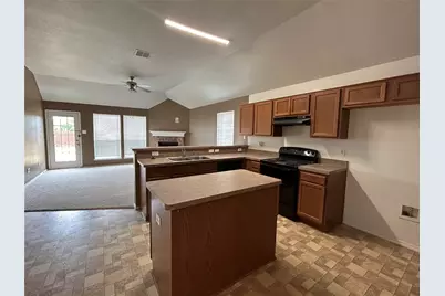 1020 Trinidad Drive, Fort Worth, TX 76140 - Photo 5