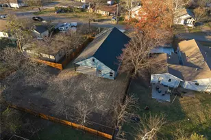 411 W Elm St, Whitewright, TX 75491 - Photo 29