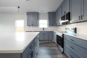 411 W Elm St, Whitewright, TX 75491 - Photo 3