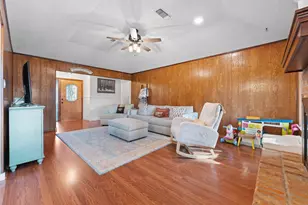 1109 Lena St, Cleburne, TX 76033 - Photo 9