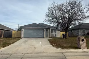 6005 Meadowdale Rd, Arlington, TX 76017 - Photo 3