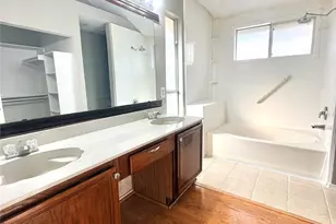 5210 Cornvalley Dr, Arlington, TX 76017 - Photo 9