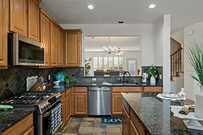 1582 Biltmore Lane, Irving, TX 75063 - Photo 9